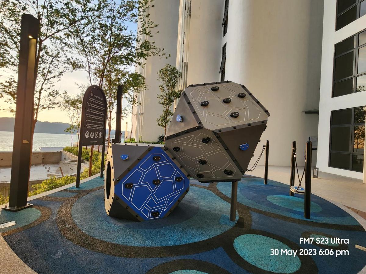 Seaview Luxury Suites At The Shore โกตาคินาบาลู ภายนอก รูปภาพ